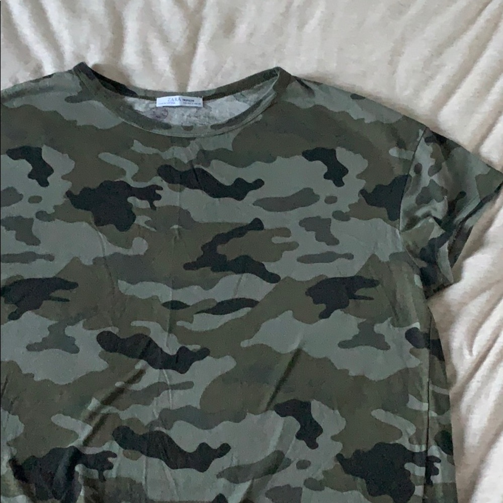 3/20💲Zara cropped camo T-shirt
